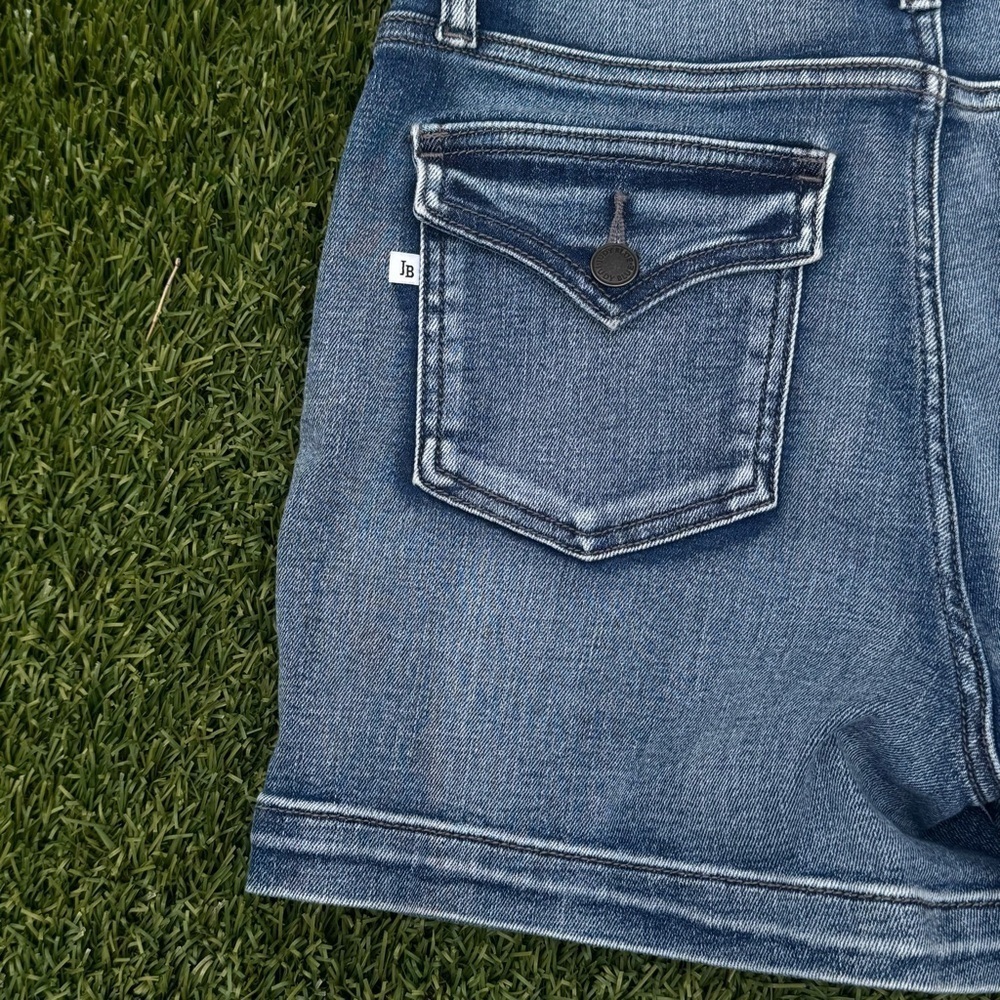 Judy Blue Mid-rise Heavy Contrast Flap Pockets Shorts - Picture 8 of 12